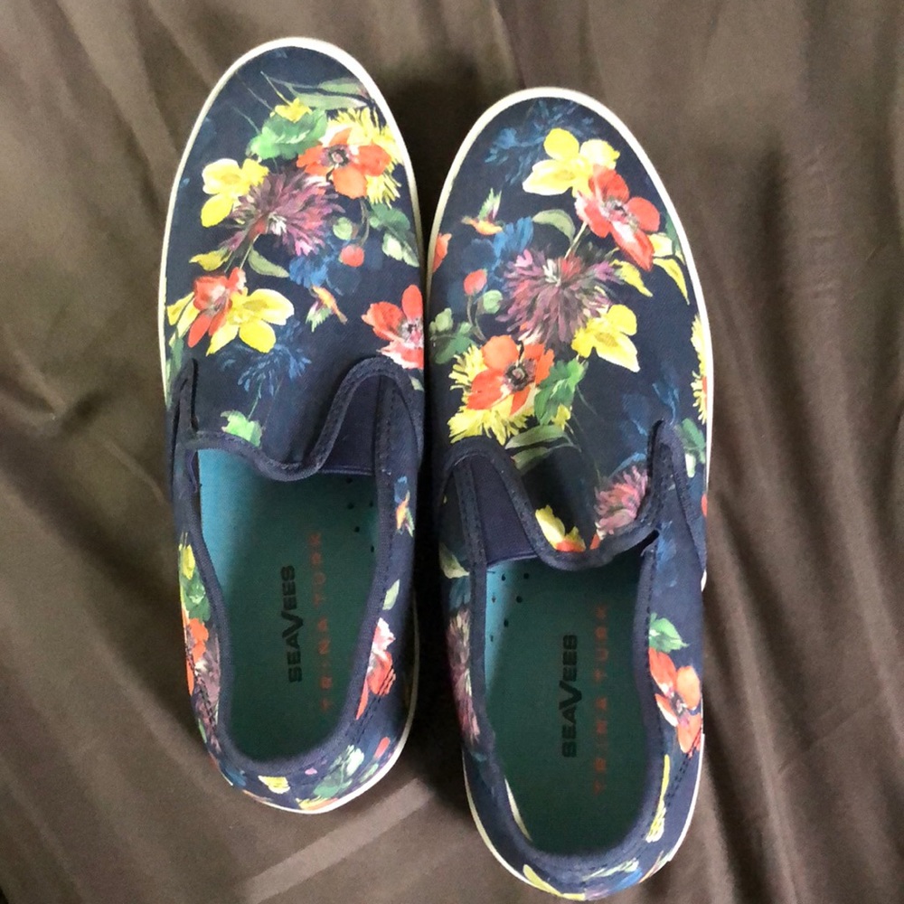 SeaVees Slip on shoes NWOT
